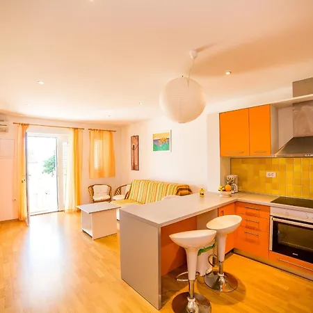 Apartment By The Sea Bol, Brac - 13665